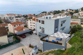 Apartments with a swimming pool Podstrana, Split - 23019